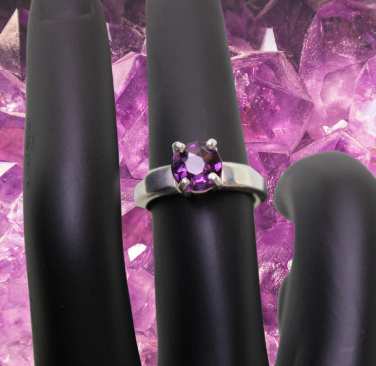 Amethystine Basket set Ring